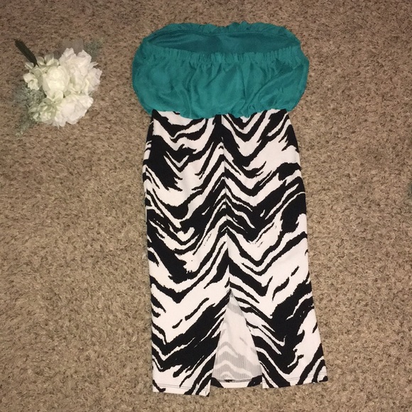 Dress - Picture 3 of 7